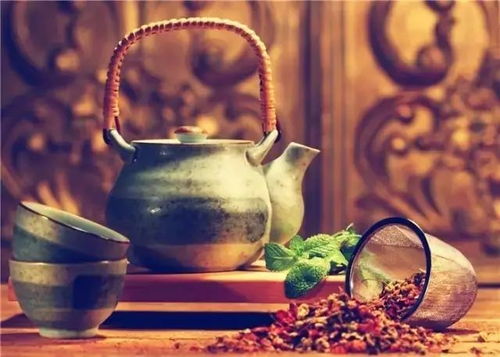 成都的天气，是泡在茶碗里的