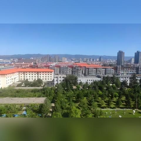 内蒙古鄂尔多斯天气，四季分明，风沙与晴空交织的草原之城
